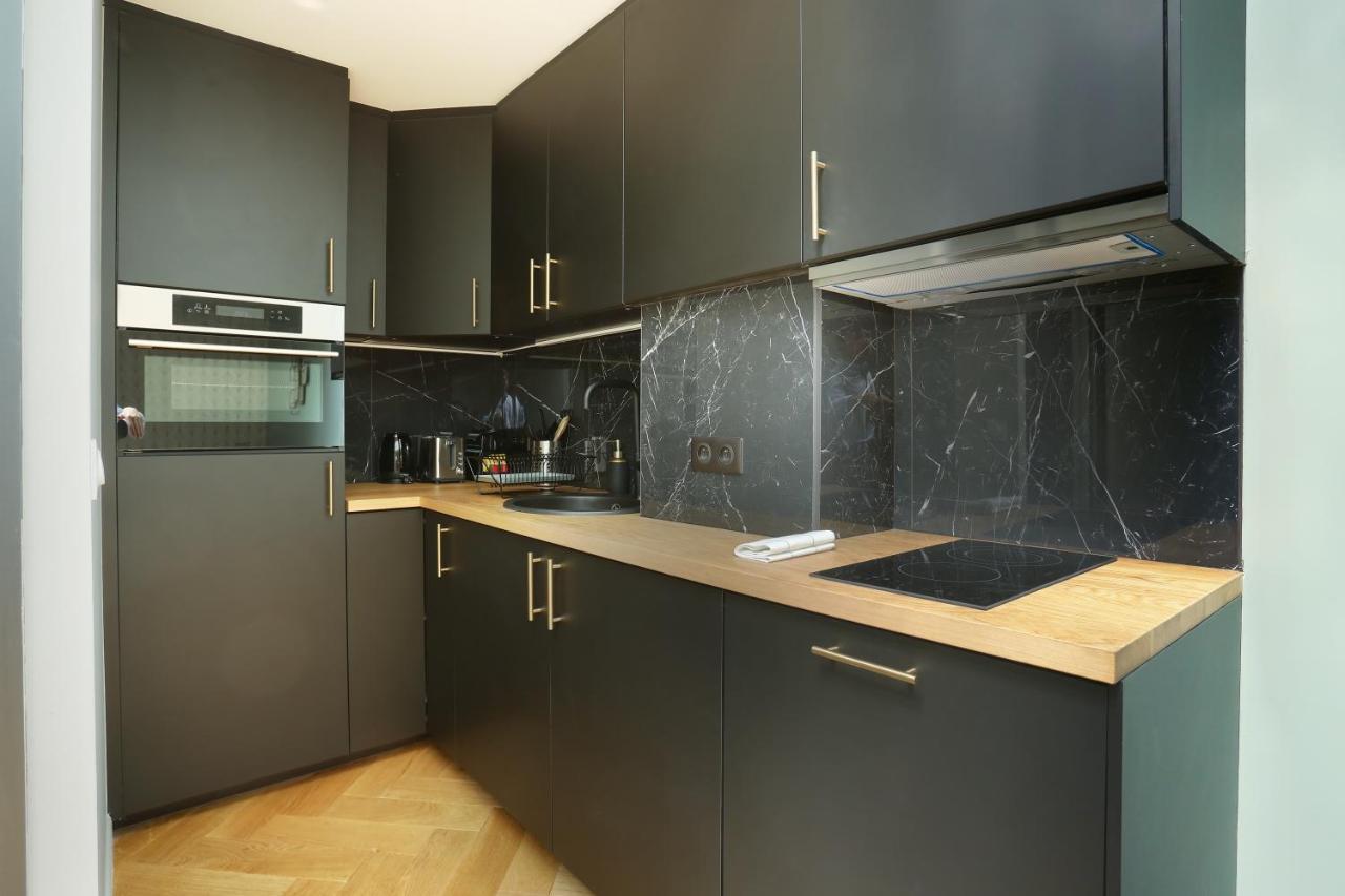 Apartment Center Of Paris By Studio Prestige Exterior photo