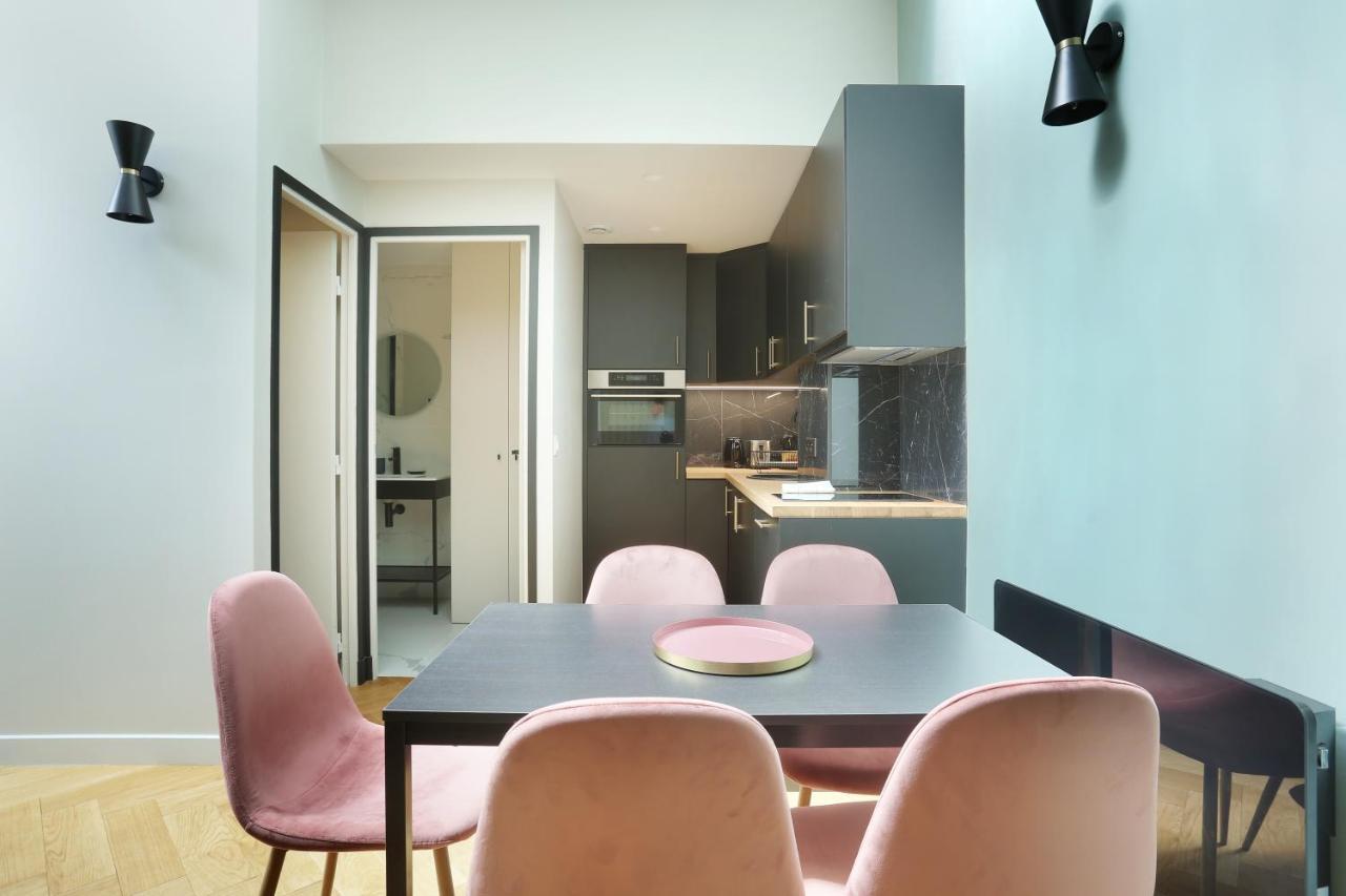 Apartment Center Of Paris By Studio Prestige Exterior photo