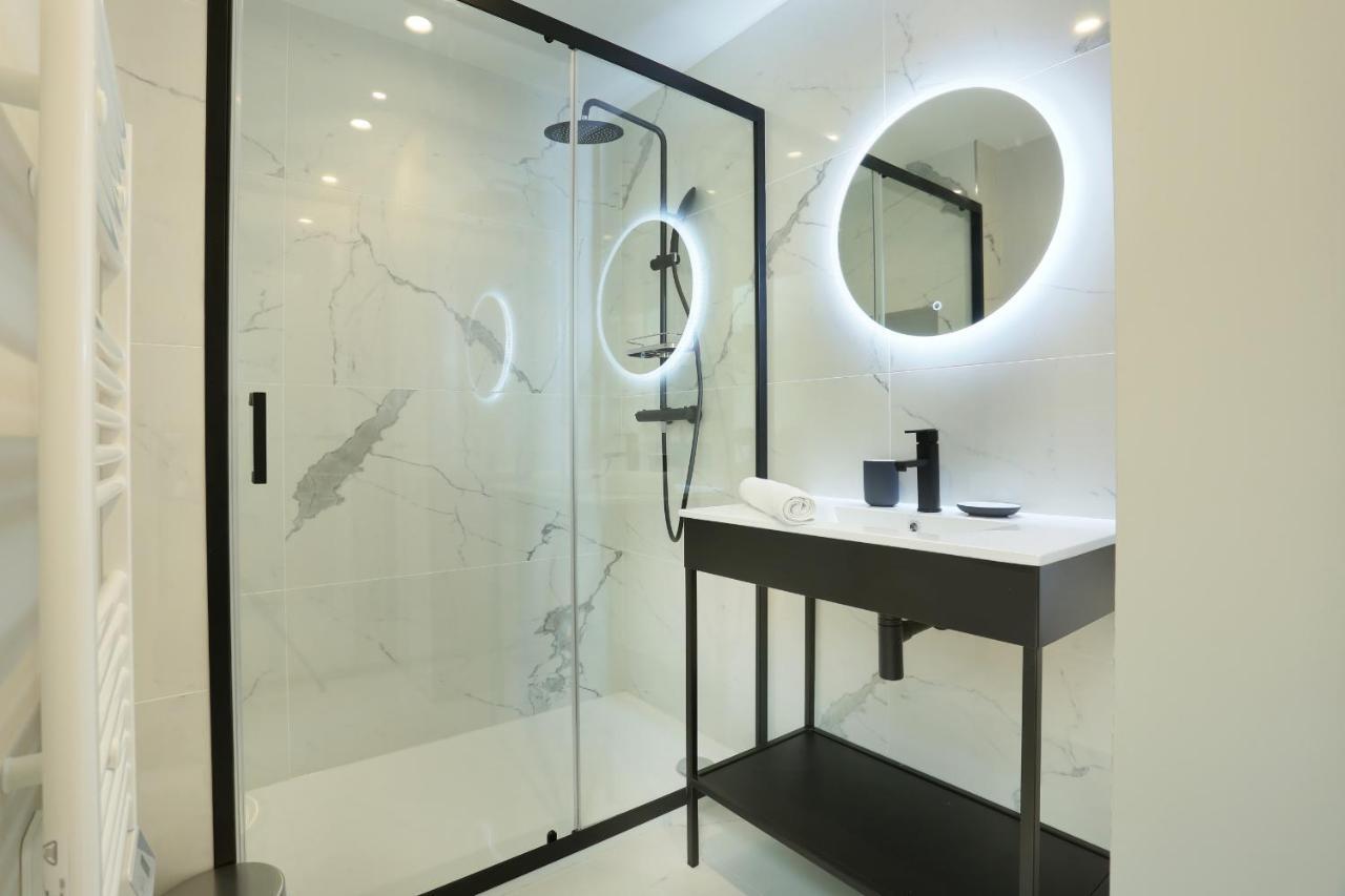 Apartment Center Of Paris By Studio Prestige Exterior photo